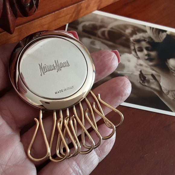 Neiman Marcus Accessories Vintage Neiman Marcus Signature